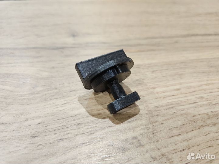 Клипса крепления аварийного знака VW Passat b6