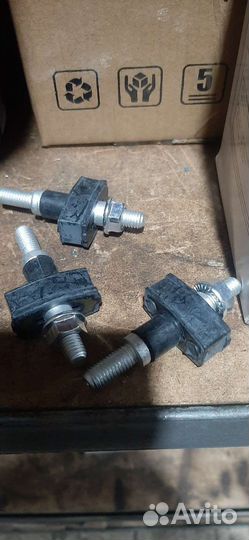 650.1009076/077 Комплект крепления поддона