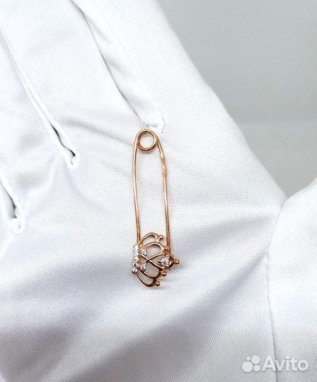 Брошь с синтетическим камнем Золото