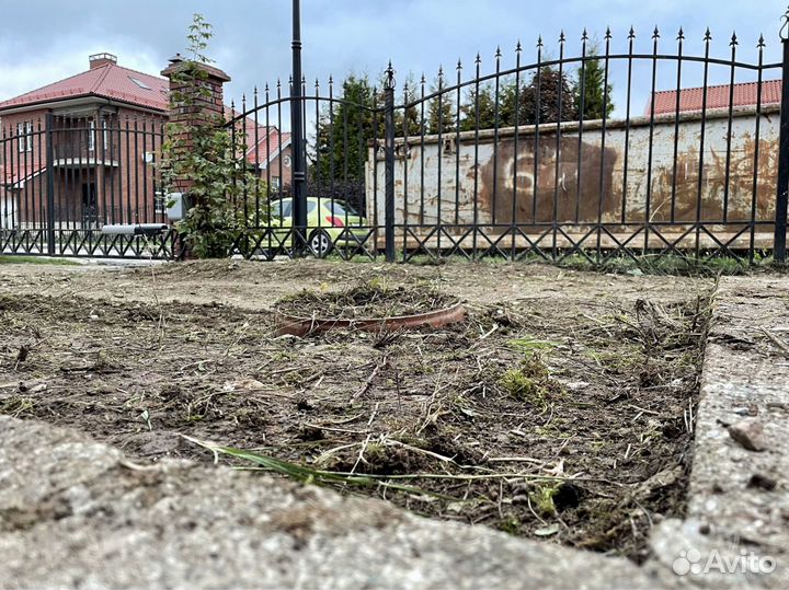 Укладка рулонного газона в гео