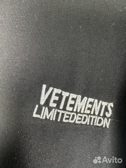 Футболка vetements