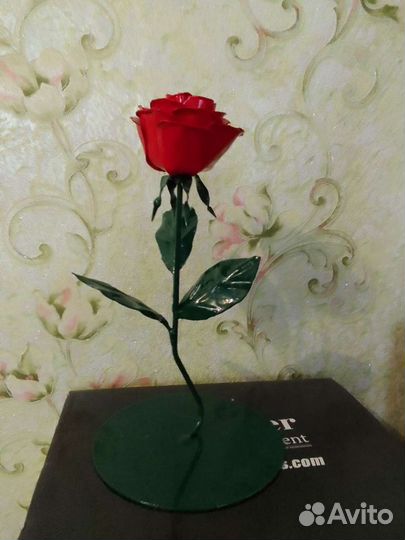 Металлическая роза