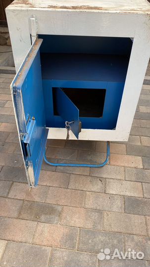 Сейф металлический