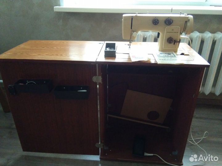 Швейная машина Чайка 142