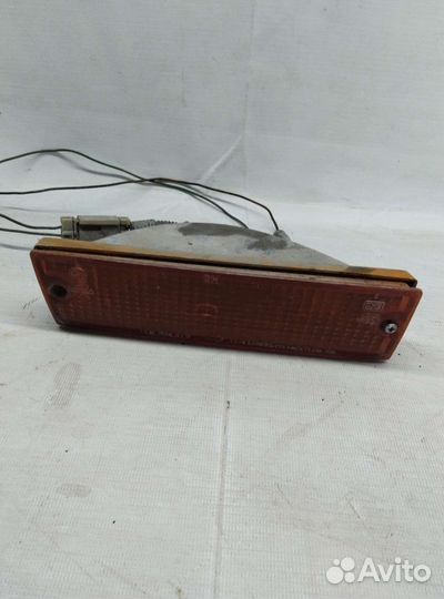 Поворотник правый nissan skyline r31