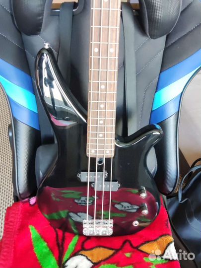 Бас гитара 4 струнная
