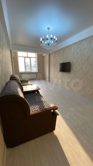 2-к. квартира, 80 м², 8/10 эт.
