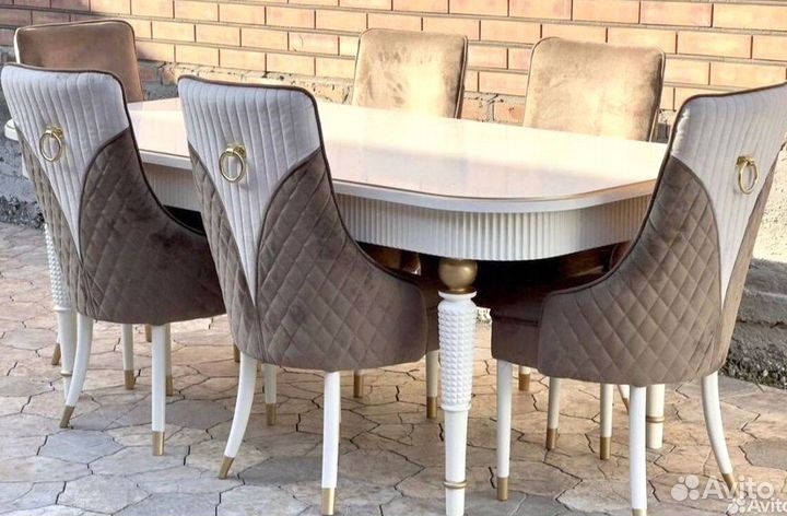 Столы и стулья