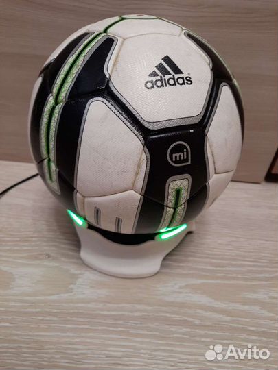 Футбольный мяч adidas smart ball