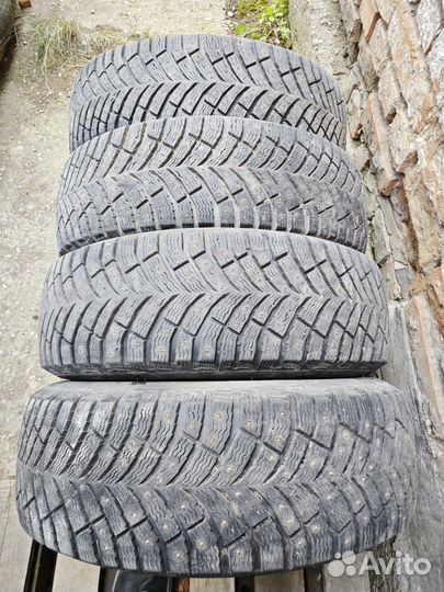 Michelin X-Ice North 4 215/65 R16 102T