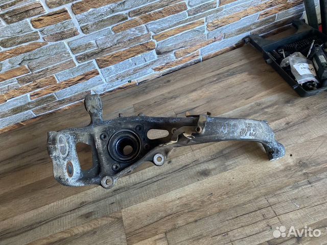 Кулак поворотный передний правый Audi Q7 4M 2021