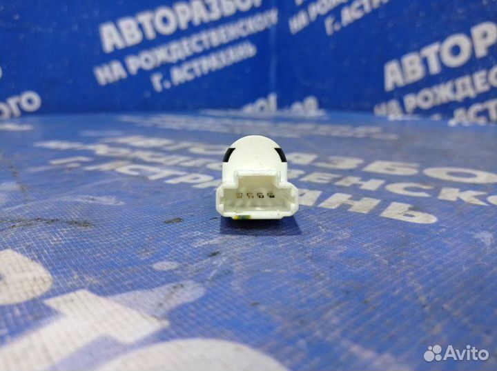 Датчик педали тормоза Renault Logan 1 седан 2013