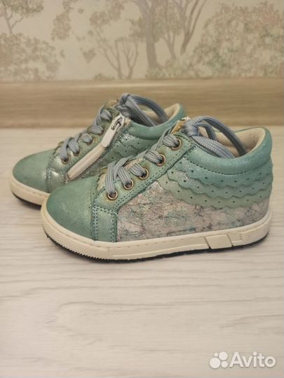 Ботинки на девочку