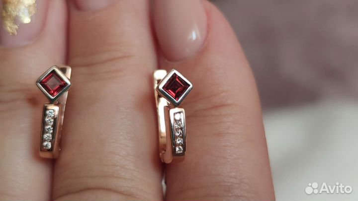 Серьги с бриллиантами и гранатом