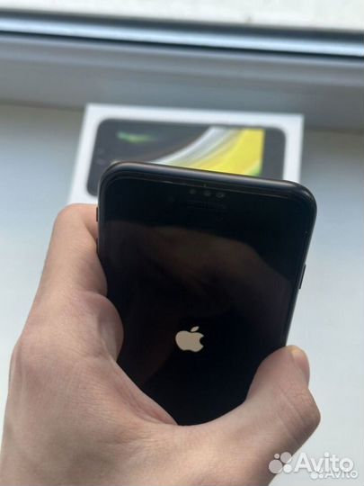 iPhone SE (2020), 64 ГБ