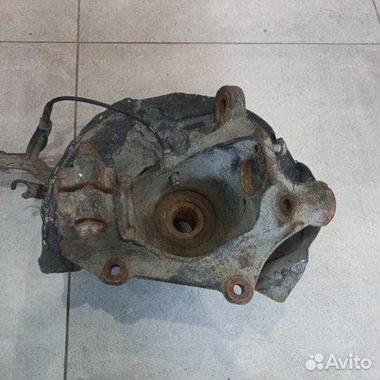 Кулак поворотный передний левый Bmw 5-Series E60