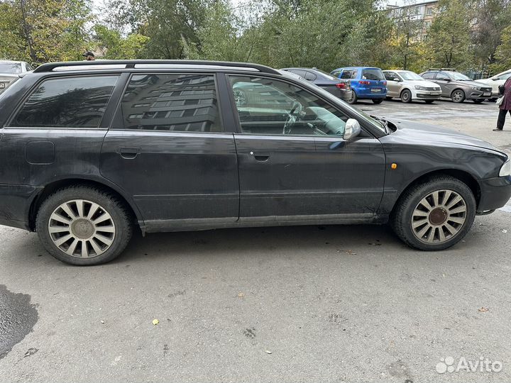 Audi A4 1.8 AT, 1998, 324 828 км