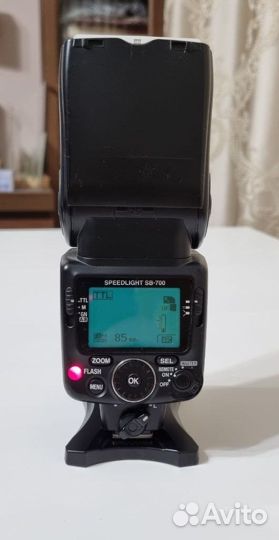 Вспышка Nikon Speedlight SB-700