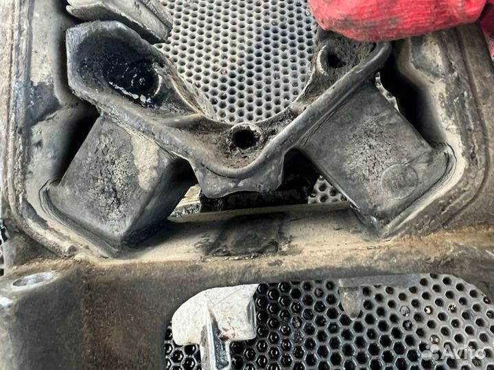 Подушка кпп Opel Vectra B универсал X16XEL 1.6