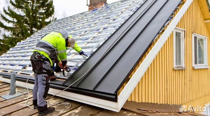 Кровельные работы / бригада строителей