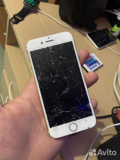 Телефон iPhone 7