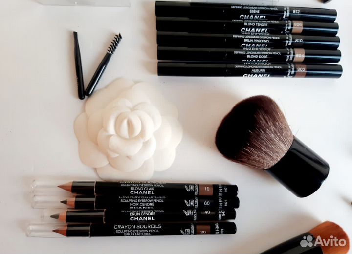 Кисти и все для бровей Chanel