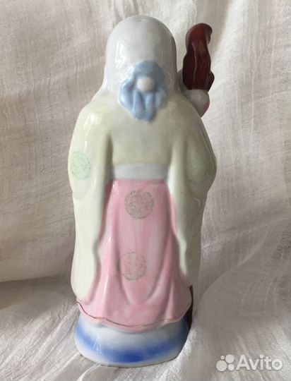 Фарфоровые статуэтки китайских божеств