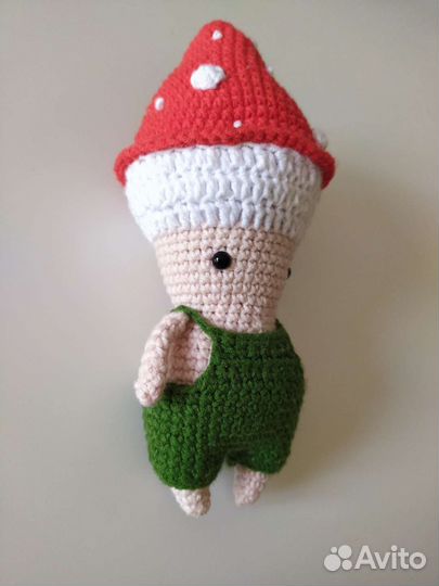 Вязаная игрушка Мухомор