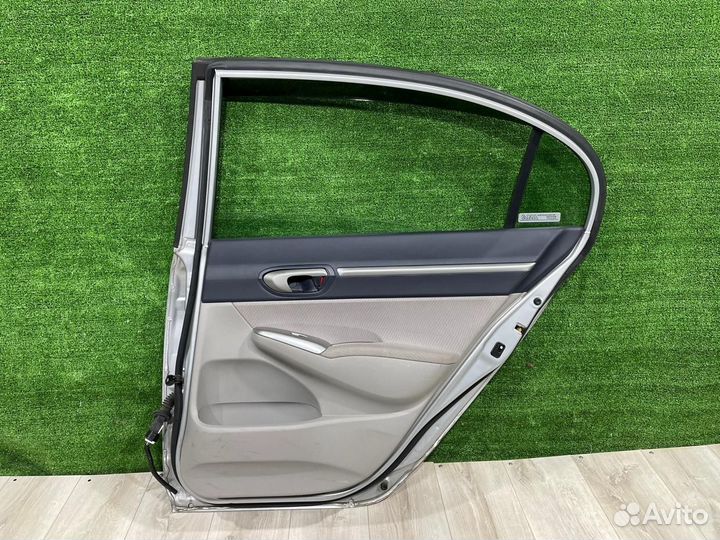 Дверь задняя правая Honda Civic 4D