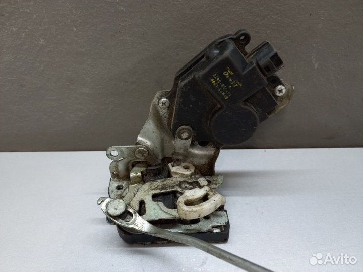 Замок двери правый Suzuki Jimny 2012