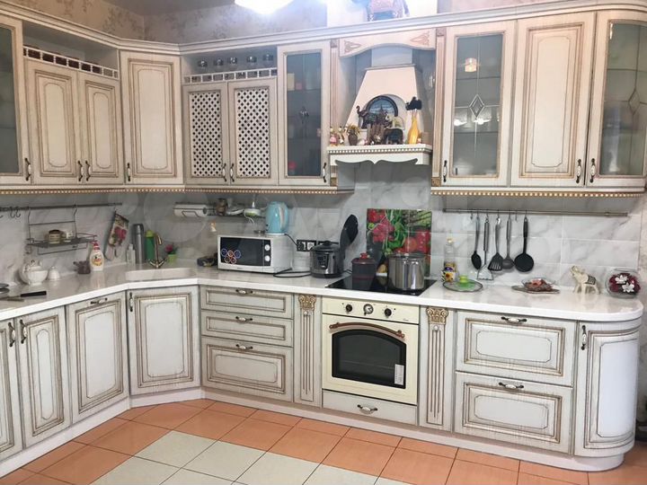 Коттедж 560 м² на участке 26 сот.