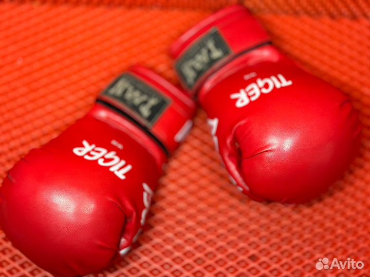 Боксерские перчатки 12 oz кожа