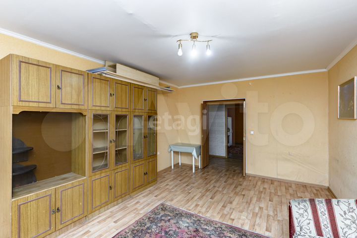 3-к. квартира, 95 м², 1/10 эт.
