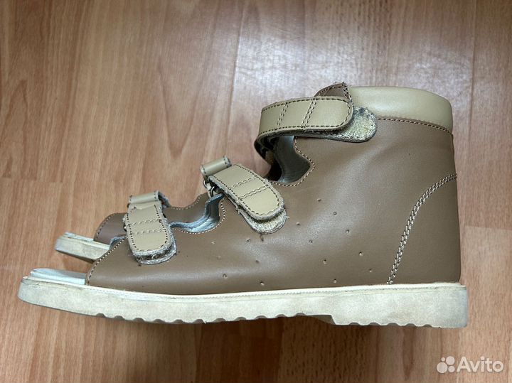 Ортопеедические сандалии Sursil