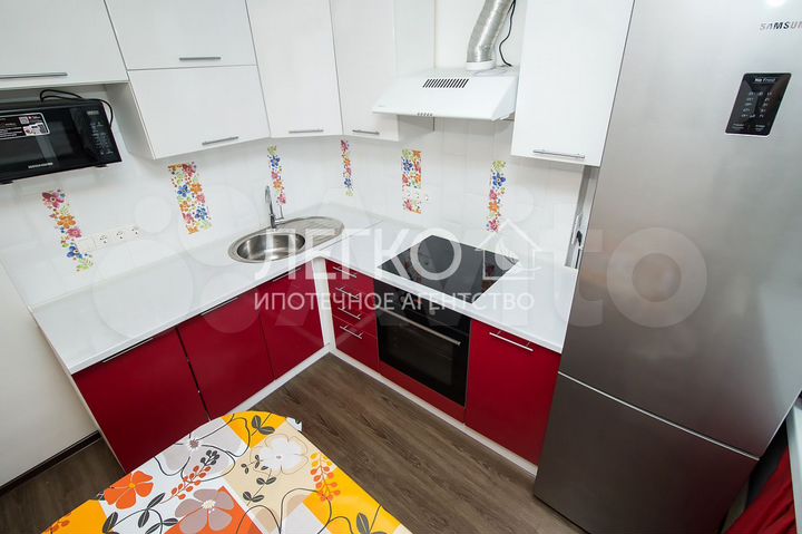 4-к. квартира, 82 м², 3/12 эт.