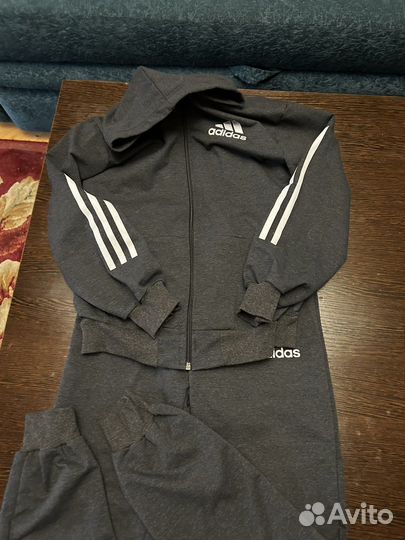 Спортивный костюм adidas для мальчика 140-146