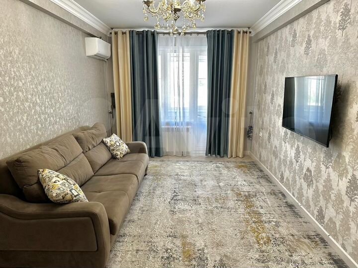 2-к. квартира, 56 м², 1/10 эт.