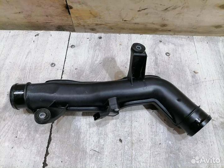 Патрубок интеркуллера Vw Passat B6 2.0 BWA