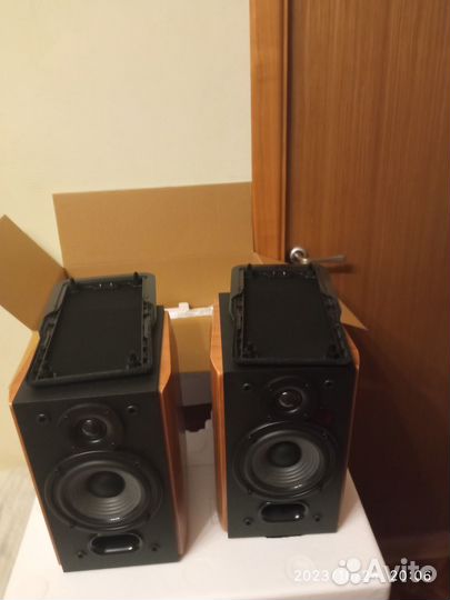 Edifier R1380T