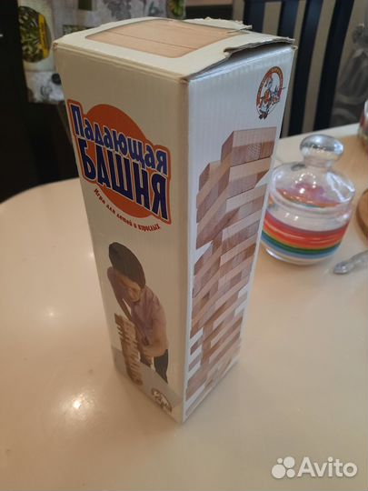 Падающая башня