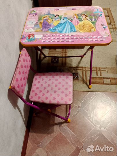 Детский стол и стулья складной
