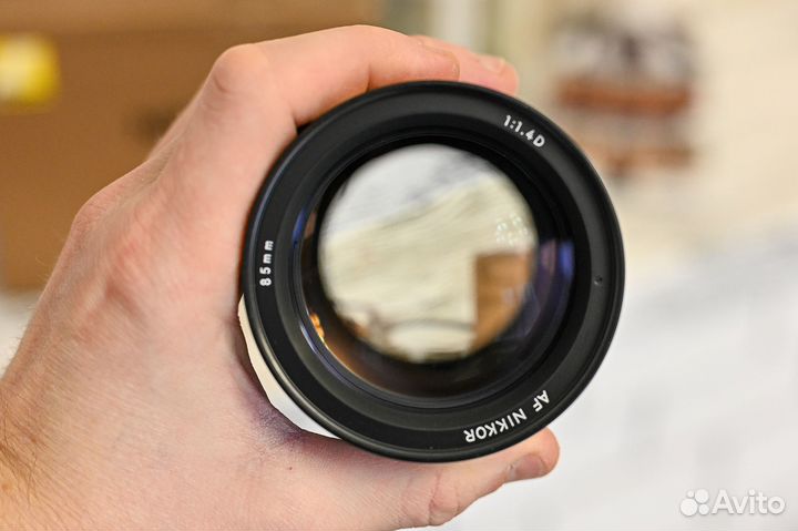 Nikkor 85mm f/1.4D IF