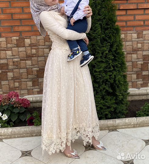 Дизайнерское вечернее платье