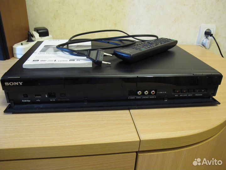 DVD рекордер Sony RDR-AT100