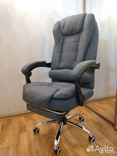 Компьютерное кресло с функцией массажа
