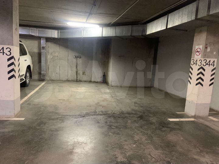 Машиноместо, 28 м²