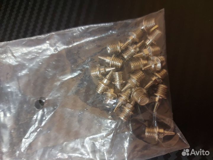 Бутсы с железными шипами 38