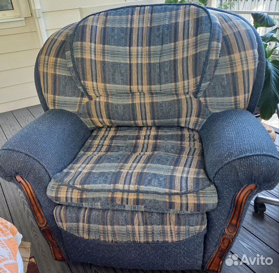 Диван раскладной и два раскладных кресла б/у