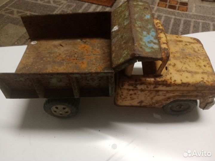 Машинка металлическая СССР Волгарь