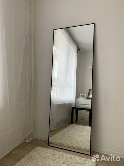 Зеркало в алюминиевой раме